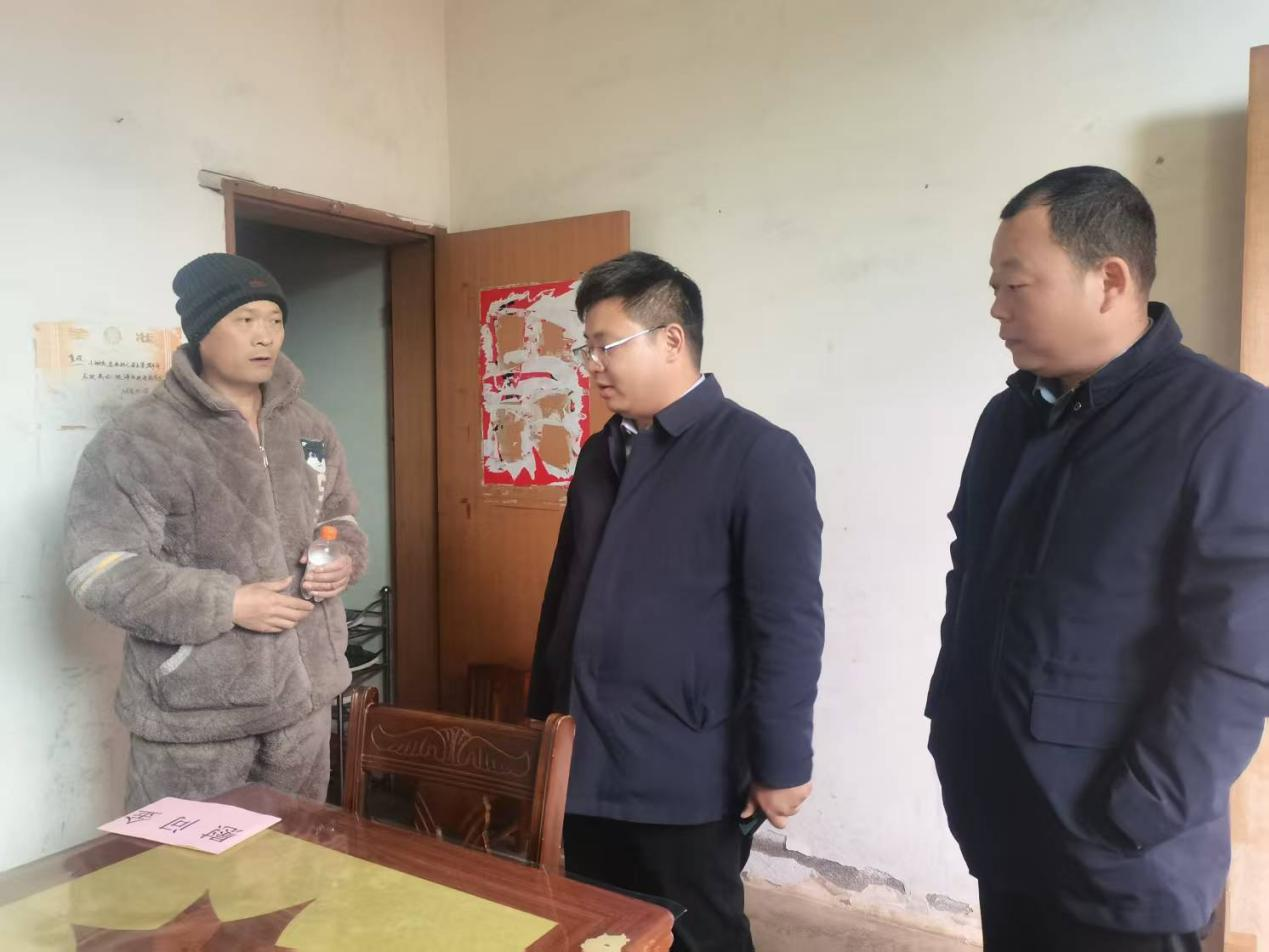节前慰问送温暖，浓浓关怀显真情 ——安徽华宇电缆集团工会开展春节慰问困难职工活动